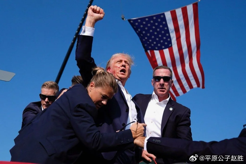 从新闻学的角度看，“特朗普挥拳怒吼”是一张完美的照片